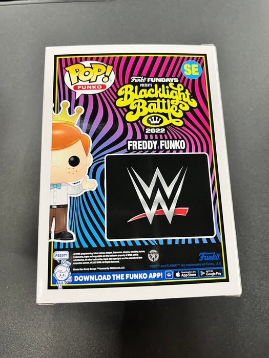 Freddy Funko as "Macho Man" Randy Savage #SE 2022 Blacklight Battle Limited Edition (2000 pcs) Funko Pop! Funko