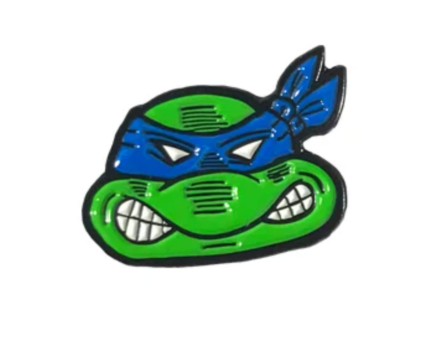 Leonardo Turtle Head pin